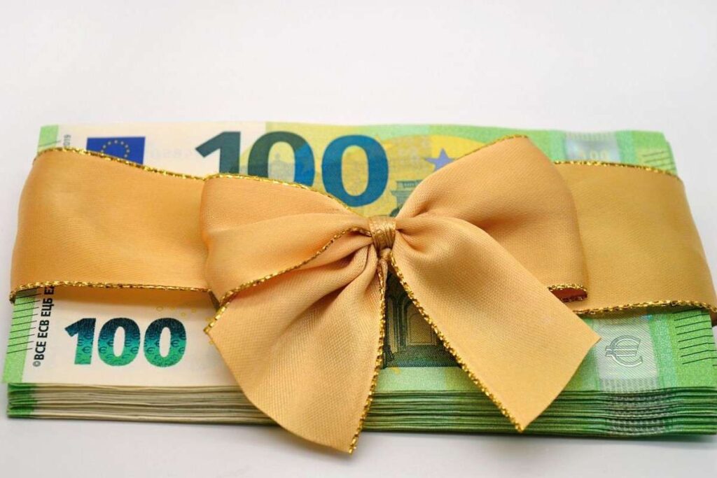banconote 100 euro fiocco