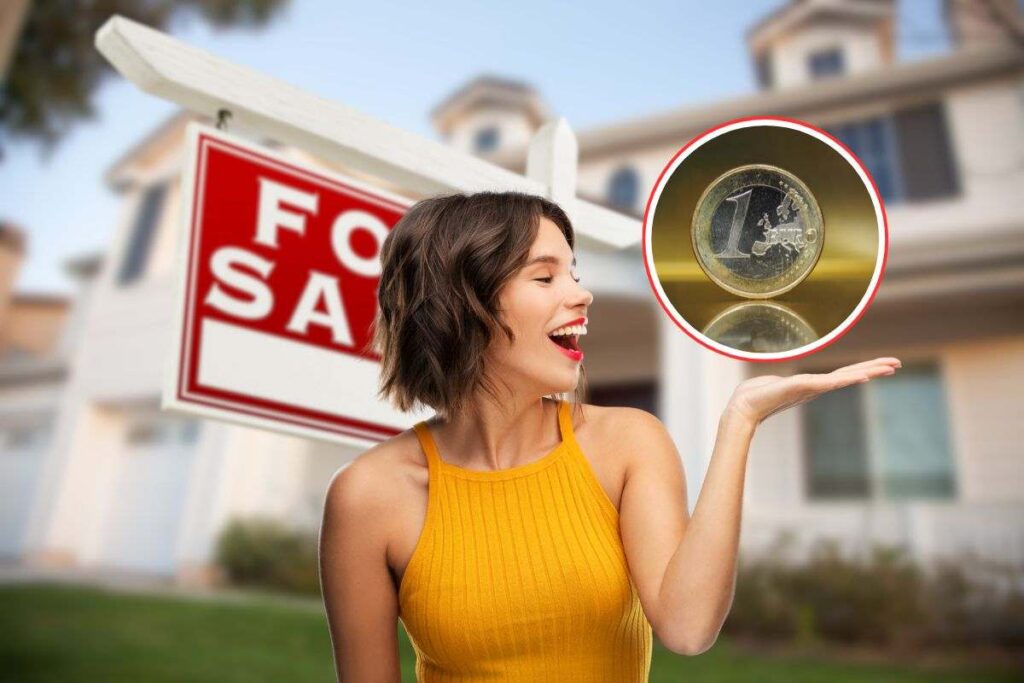 casa in vendita, moneta da un euro e donna felice